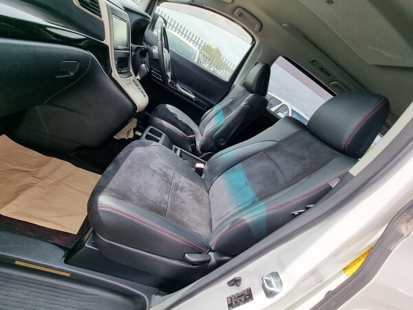 Used Toyota Vellfire 2013 for sale - 70609350: Photo 20