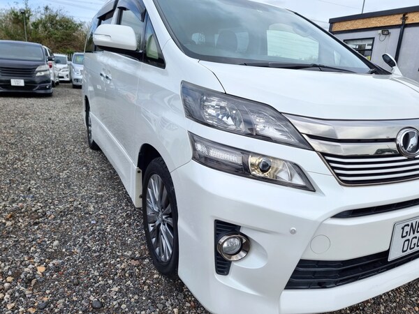 Used Toyota Vellfire 2013 for sale - 70609350: Photo 9
