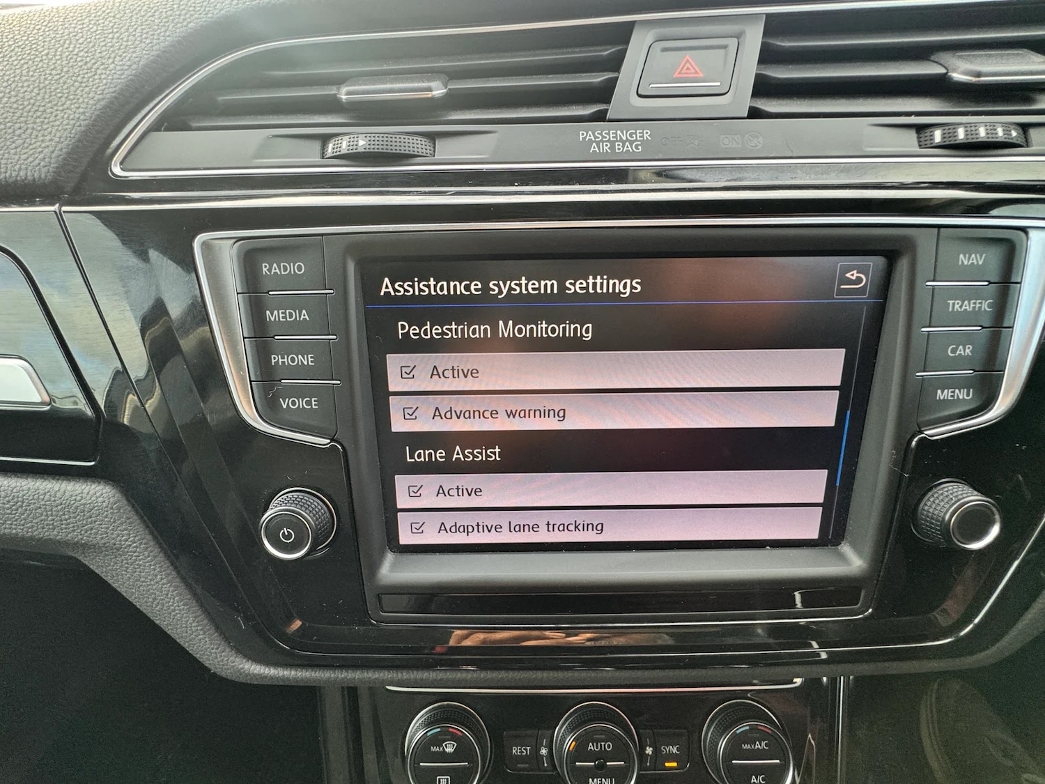 Used Volkswagen Touran 2016 for sale - 77179967: Photo 21