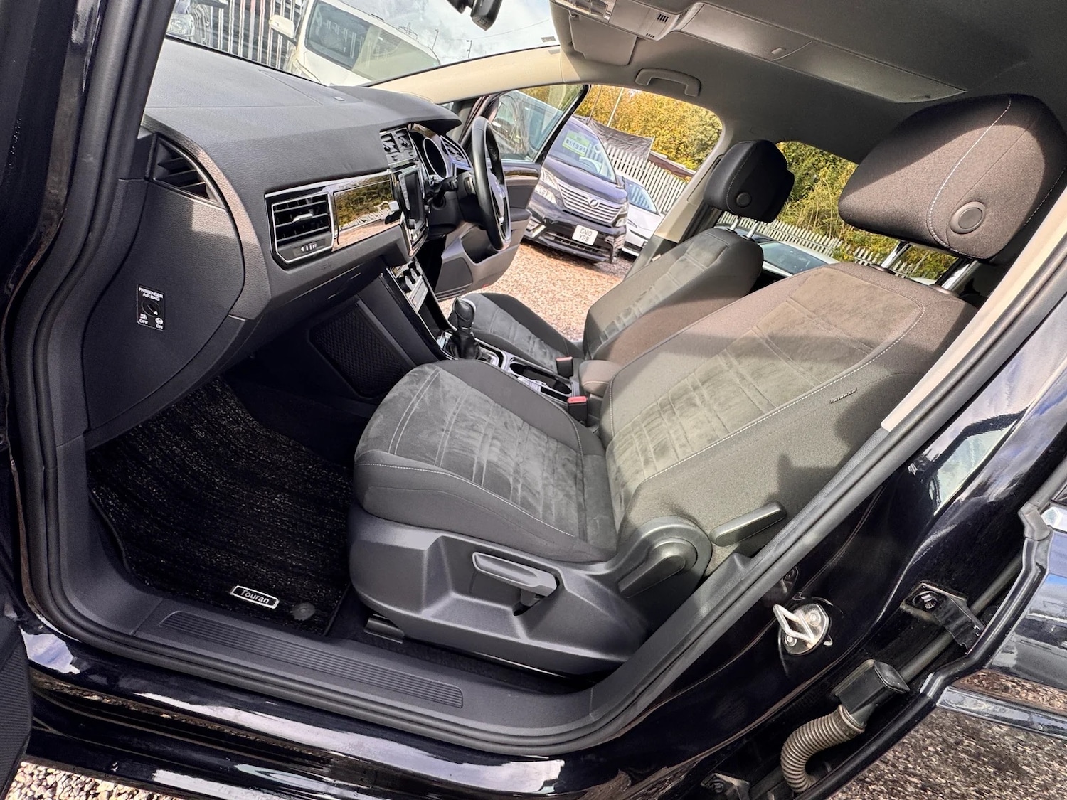 Used Volkswagen Touran 2016 for sale - 77179967: Photo 25