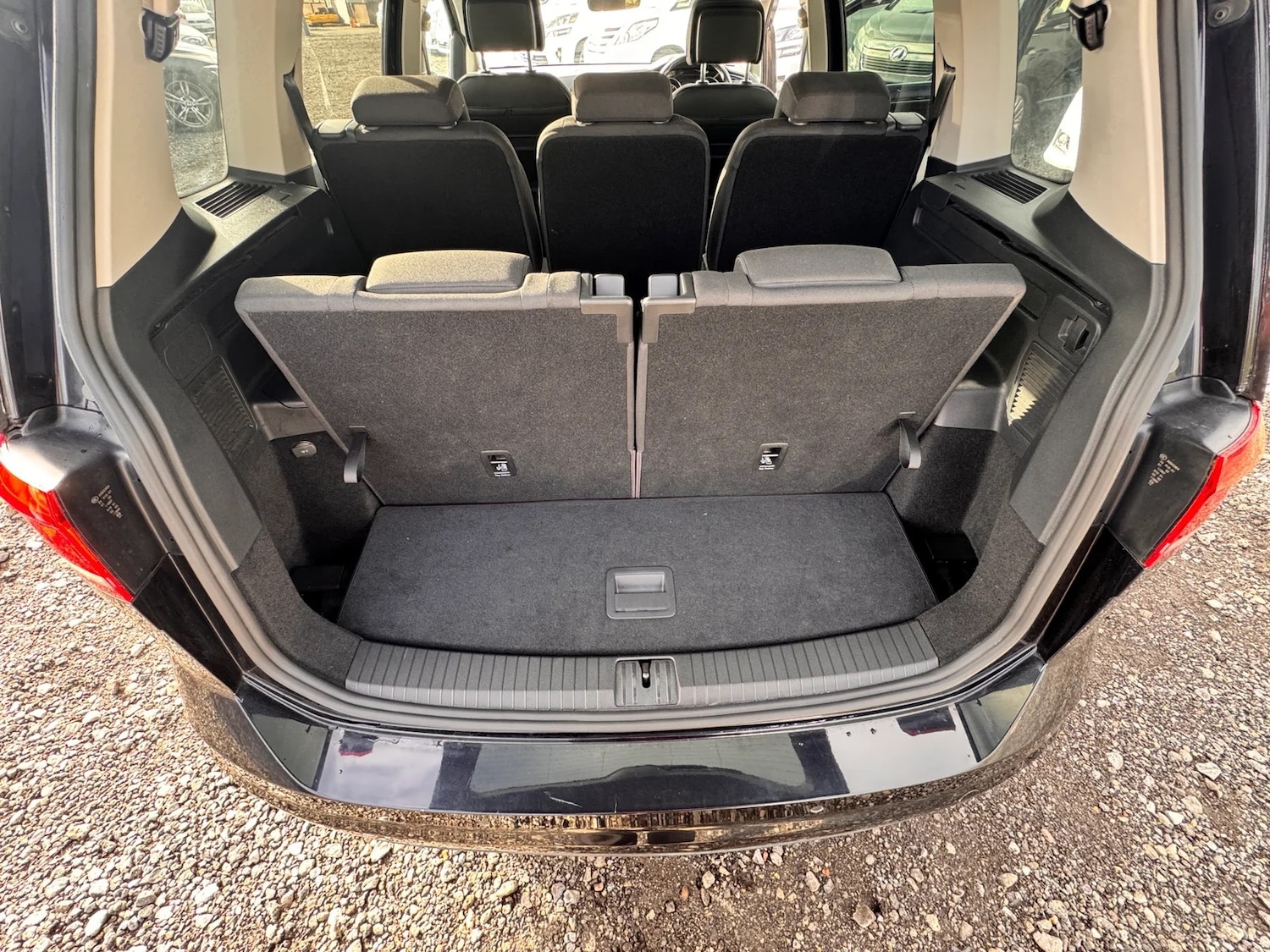 Used Volkswagen Touran 2016 for sale - 77179967: Photo 32