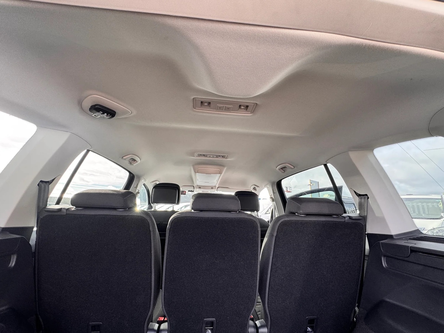 Used Volkswagen Touran 2016 for sale - 77179967: Photo 33