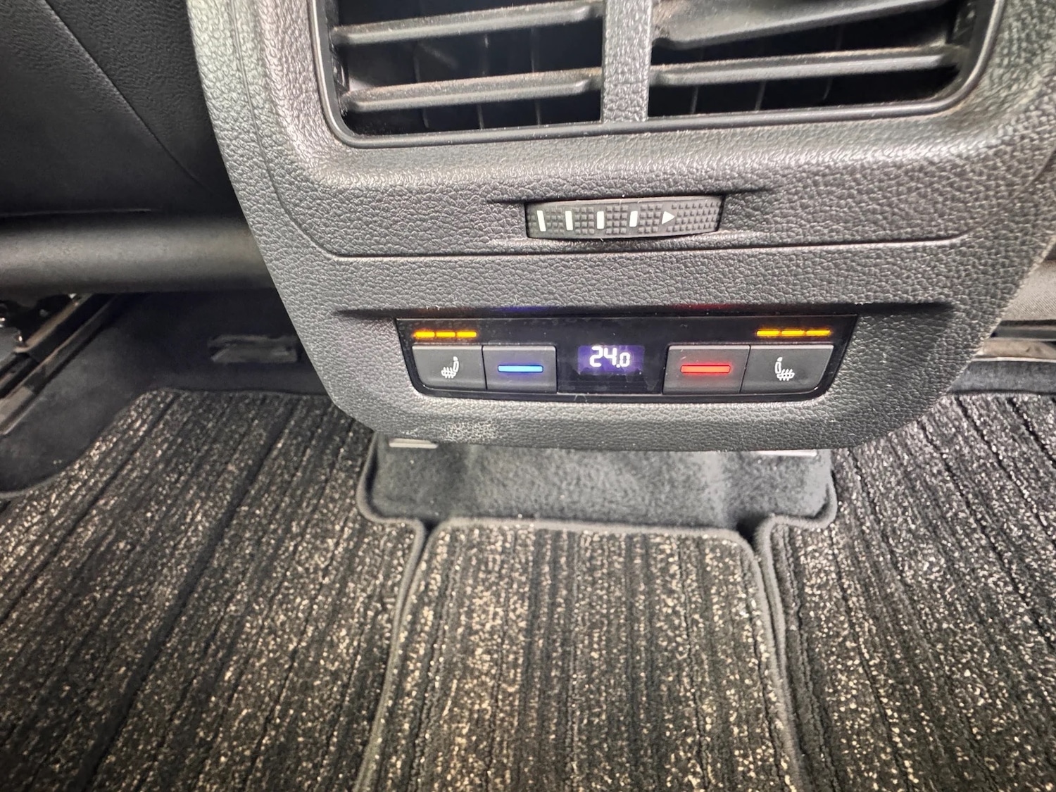 Used Volkswagen Touran 2016 for sale - 77179967: Photo 40