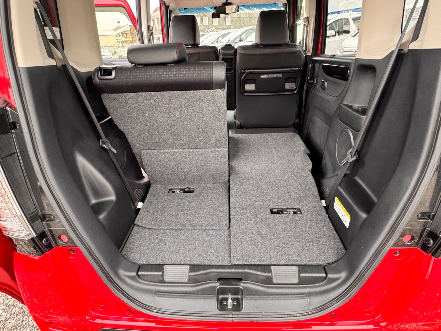 Used Honda N-Box 2015 for sale - 76265829: Photo 28