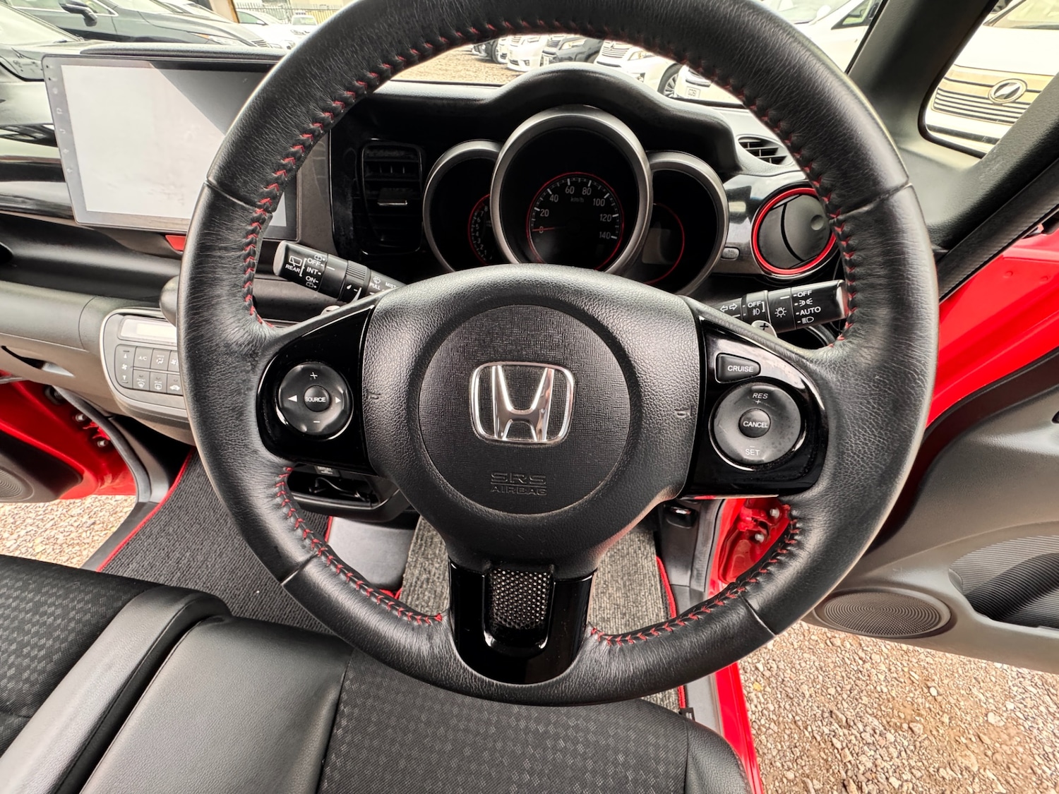 Used Honda N-Box 2015 for sale - 76265829: Photo 37