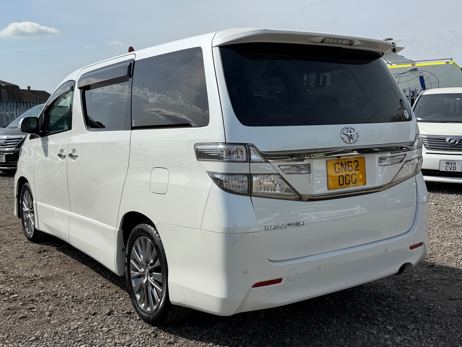 Used Toyota Vellfire 2013 for sale - 78176616: Photo 3