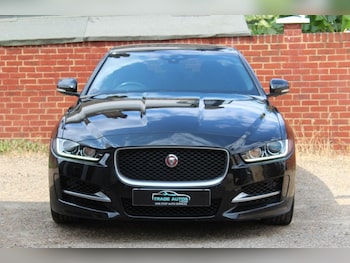 Used Jaguar XE 2018 for sale - 79539017: Photo