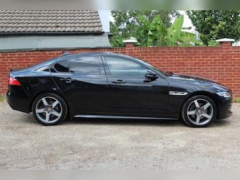 Used Jaguar XE 2018 for sale - 79539017: Photo