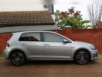 Used Volkswagen Golf 2020 for sale - 79089796: Photo