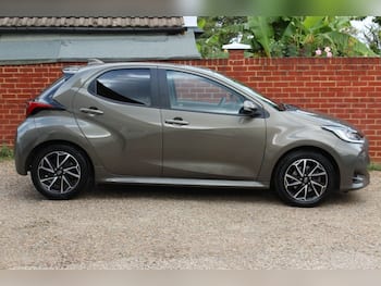 Used Toyota Yaris 2023 for sale - 79856694: Photo
