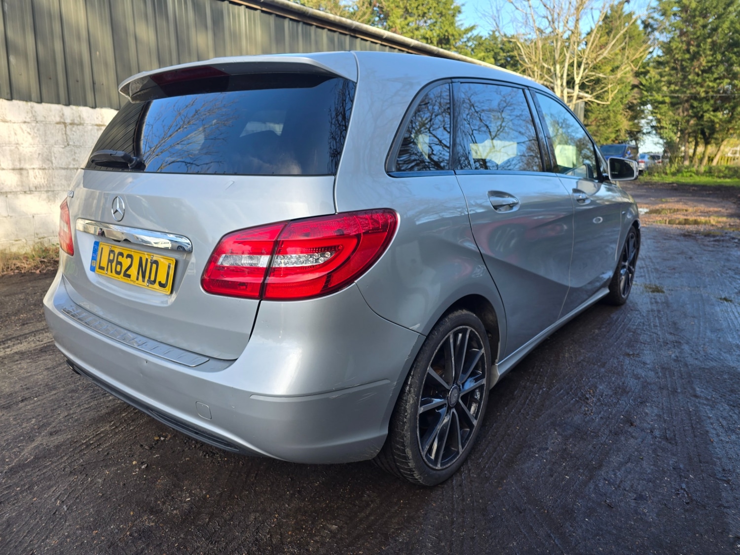 Used Mercedes-Benz B Class 2012 for sale - 77432916: Photo 2