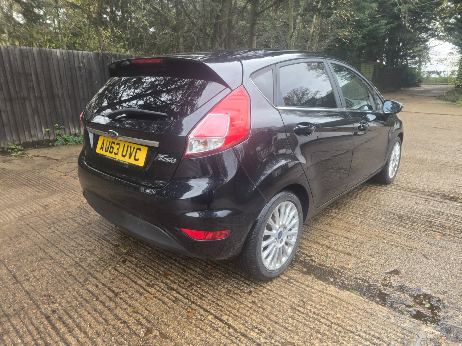 Used Ford Fiesta 2013 for sale - 76681908: Photo 2