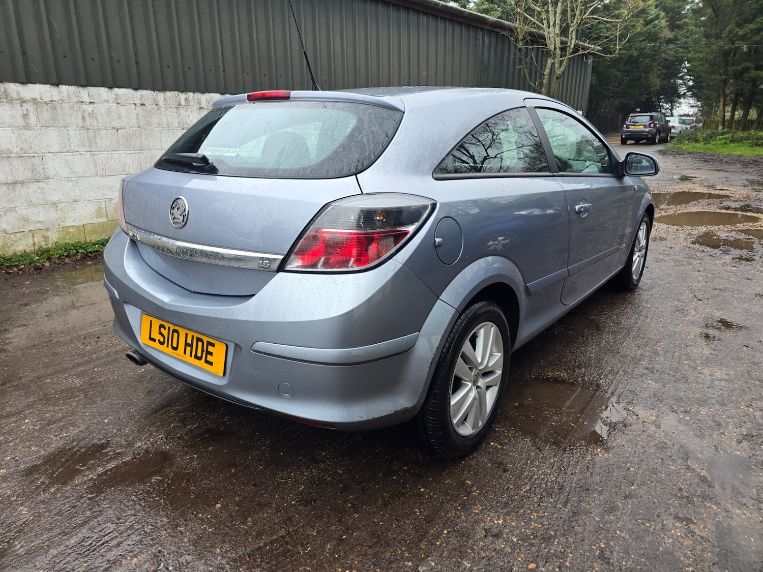 Used Vauxhall Astra 2010 for sale - 77460334: Photo 2