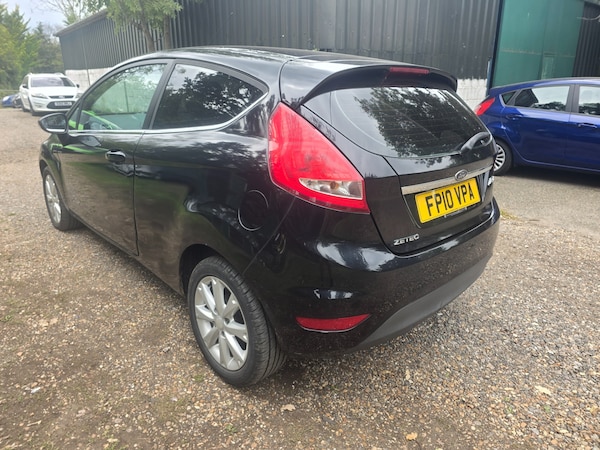 Used Ford Fiesta 2010 for sale - 76098411: Photo 4