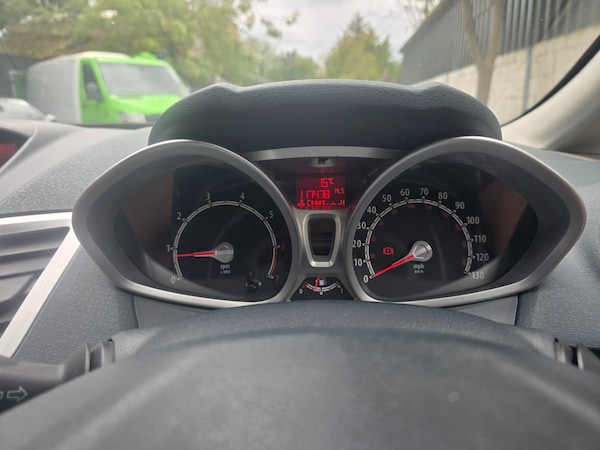 Used Ford Fiesta 2010 for sale - 76098411: Photo 8