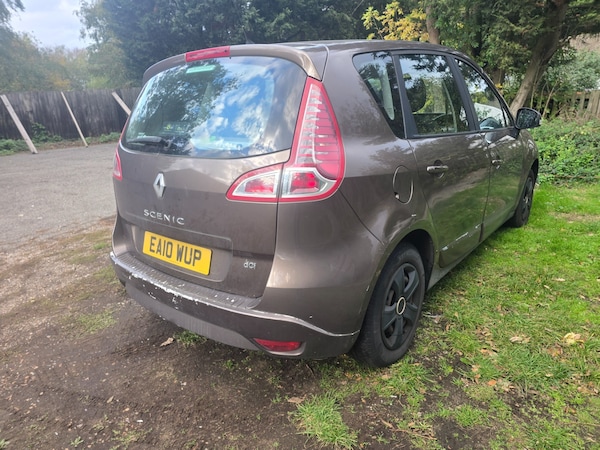 Used Renault Scenic 2010 for sale - 76209905: Photo 2