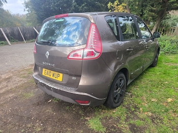Used Renault Scenic 2010 for sale - 76209905: Photo 2
