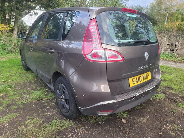 Used Renault Scenic 2010 for sale - 76209905: Photo 4