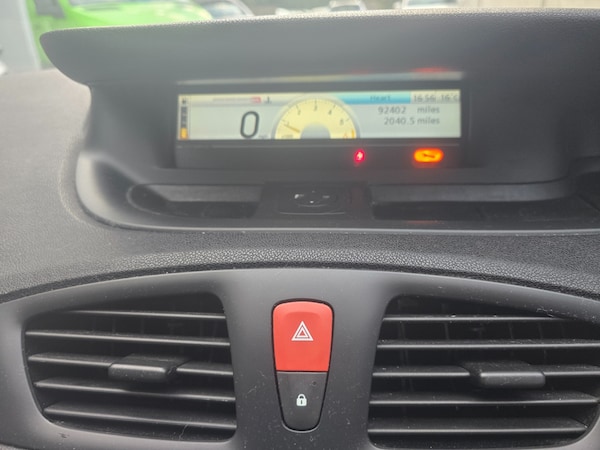 Used Renault Scenic 2010 for sale - 76209905: Photo 8