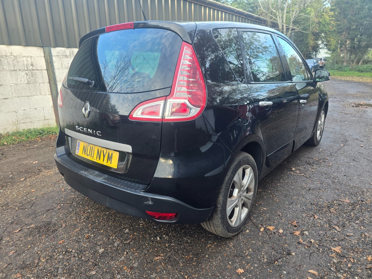 Used Renault Scenic 2011 for sale - 76566692: Photo 2