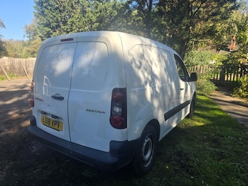 Used Peugeot Partner 2018 for sale - 76182408: Photo 2