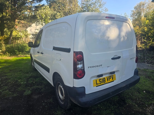 Used Peugeot Partner 2018 for sale - 76182408: Photo 4
