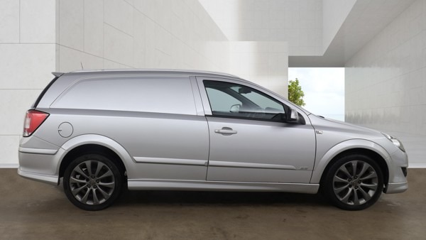 Used Vauxhall Astra Van 2012 for sale - 78219164: Photo 2