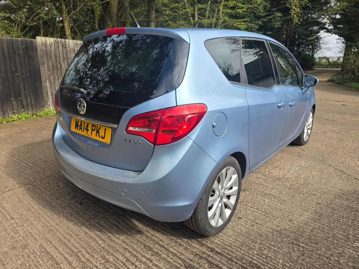 Used Vauxhall Meriva 2014 for sale - 77917339: Photo 2