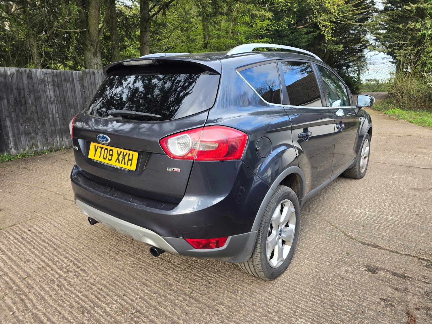 Used Ford Kuga 2009 for sale - 78018096: Photo 2