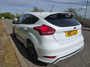 Used Ford Focus 2017 for sale - 78242234: Photo