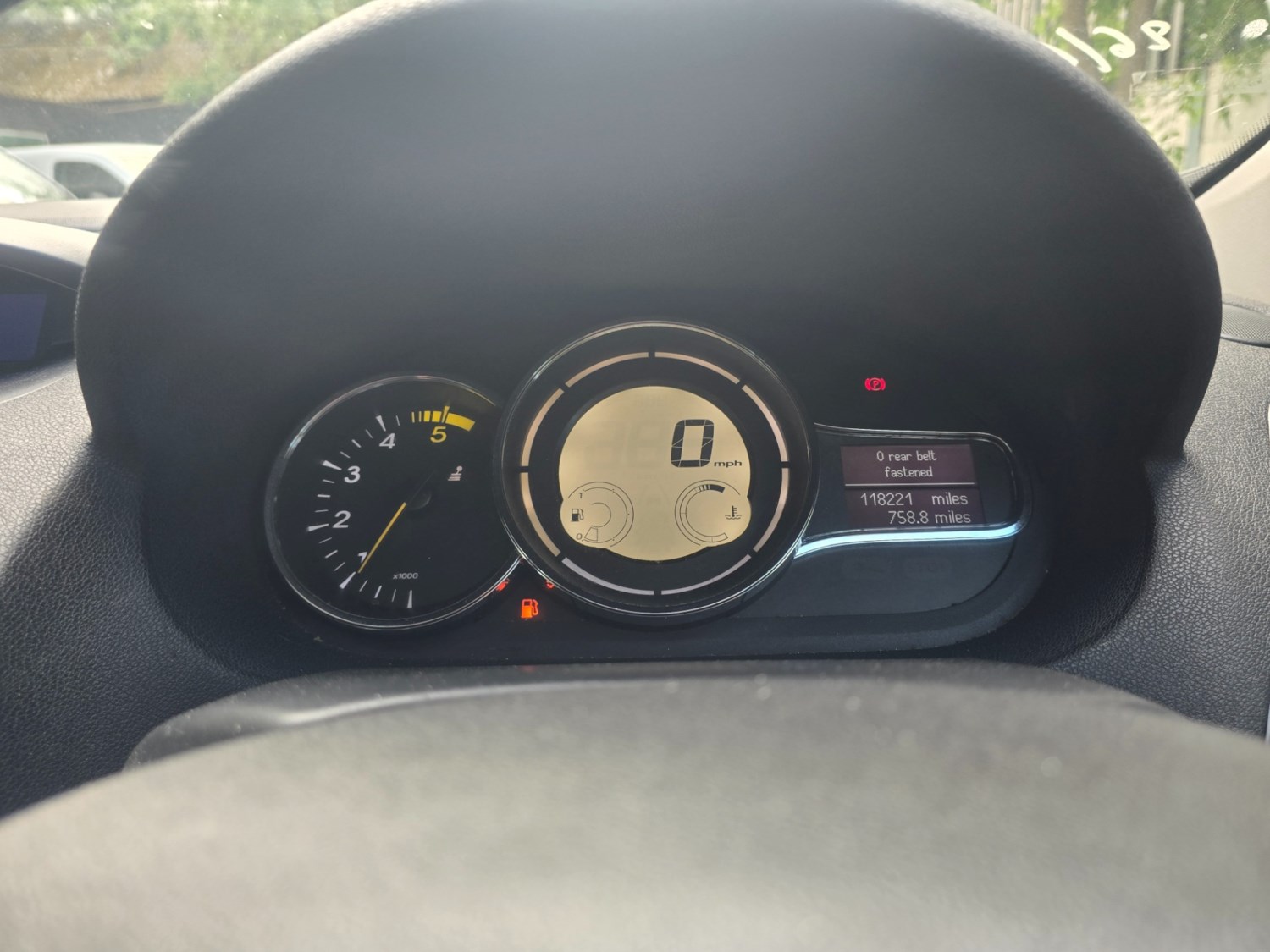 Renault Megane 2013 (13) - 1.5 dCi 90 Expression+ 5dr - Image 8