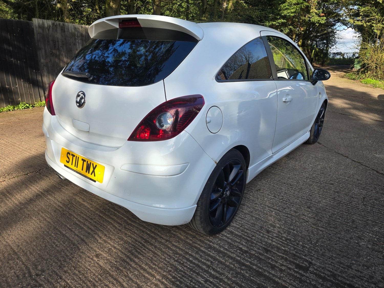 Used Vauxhall Corsa 2011 for sale - 77819330: Photo 2