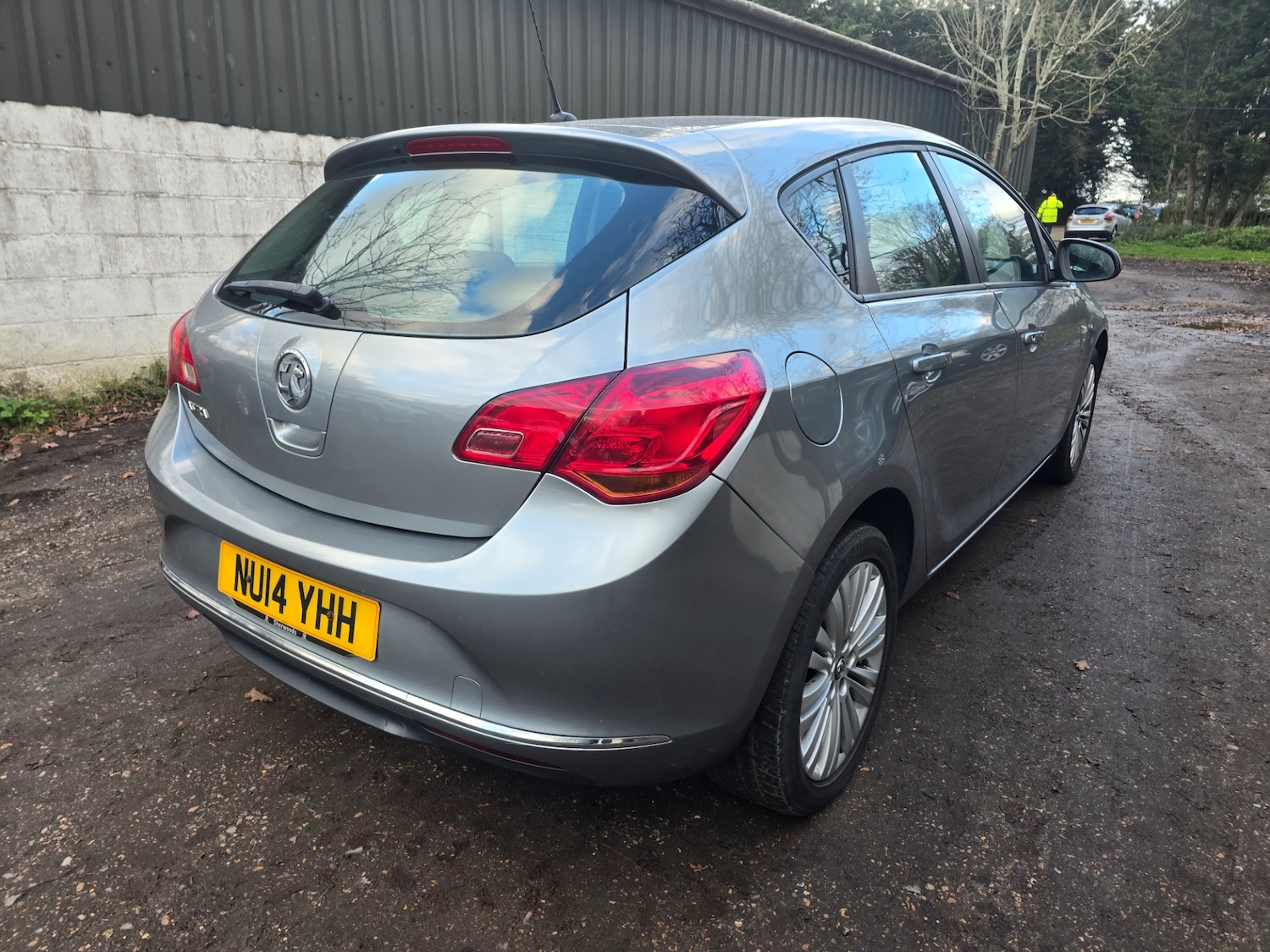 Used Vauxhall Astra 2014 for sale - 77053789: Photo 2
