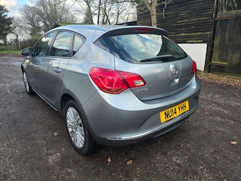 Used Vauxhall Astra 2014 for sale - 77053789: Photo