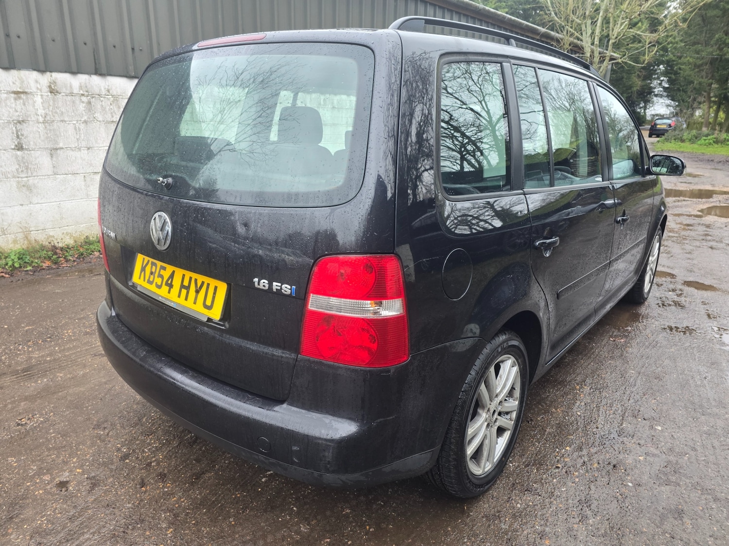 Used Volkswagen Touran 2004 for sale - 77272623: Photo 2