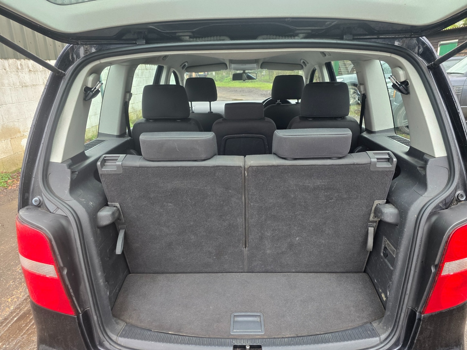 Used Volkswagen Touran 2004 for sale - 77272623: Photo 8