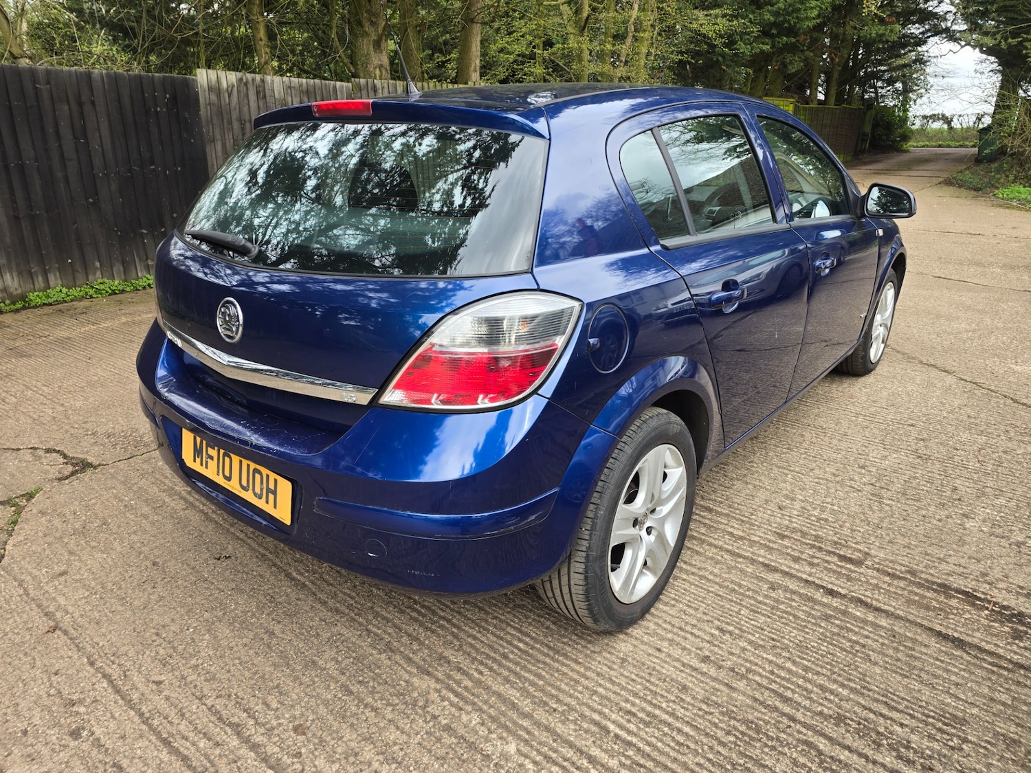 Used Vauxhall Astra 2010 for sale - 77818203: Photo 2