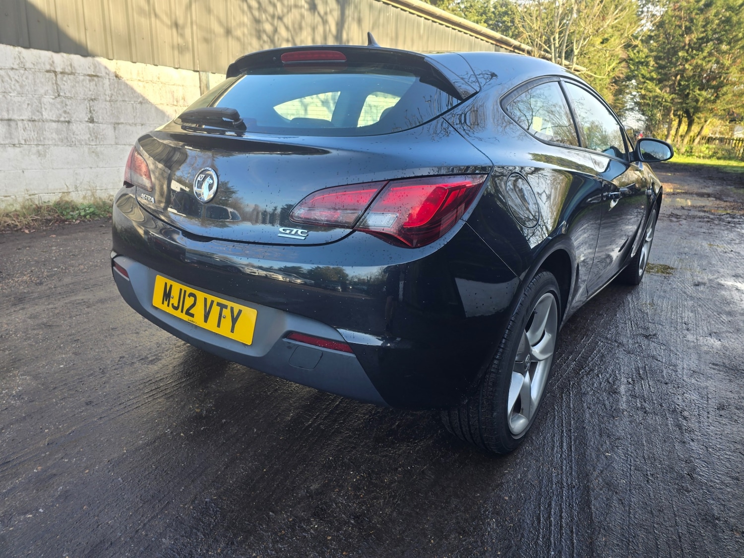 Used Vauxhall Astra GTC 2012 for sale - 77350776: Photo 2