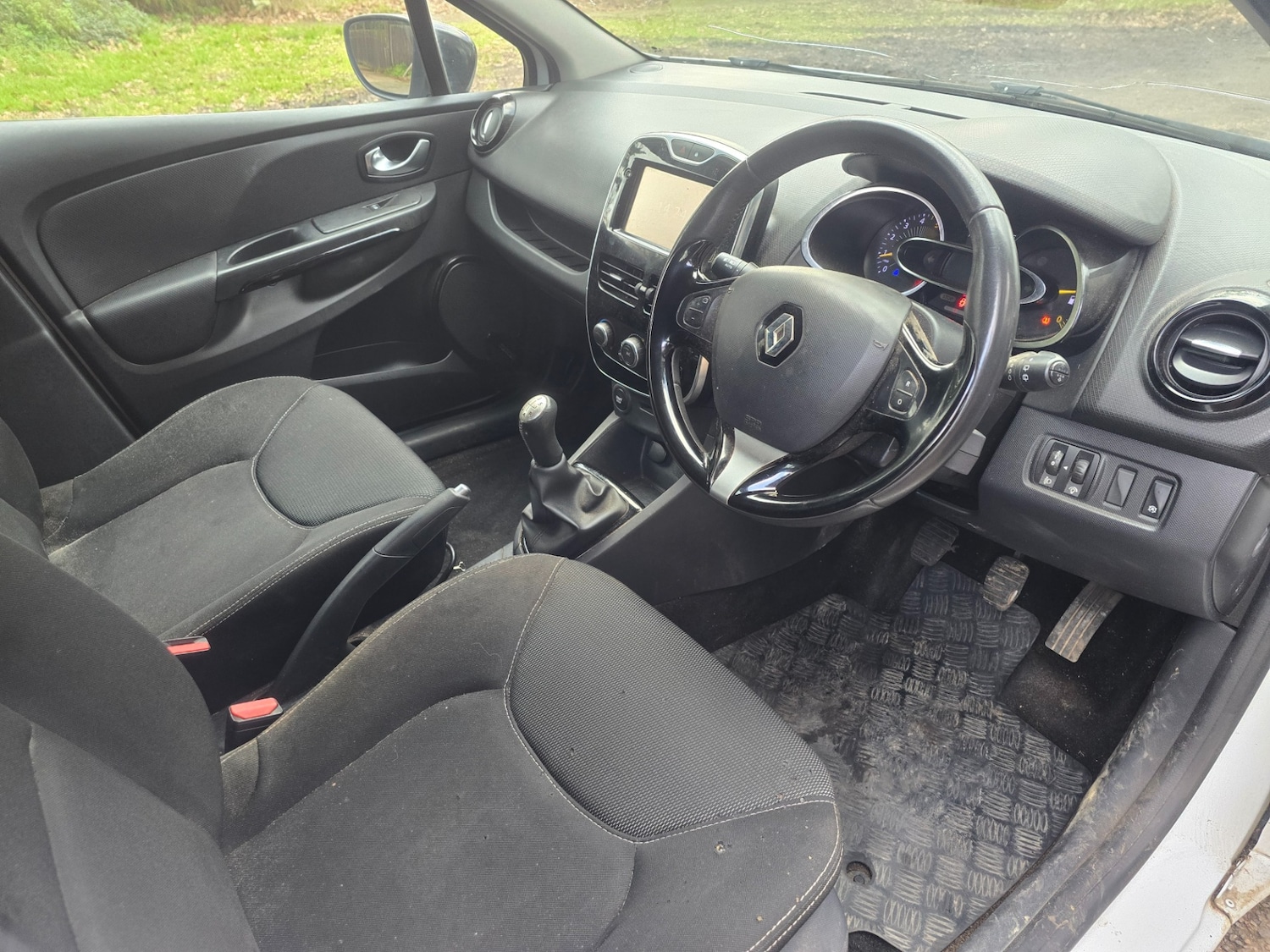 Used Renault Clio 2015 for sale - 77261233: Photo 7