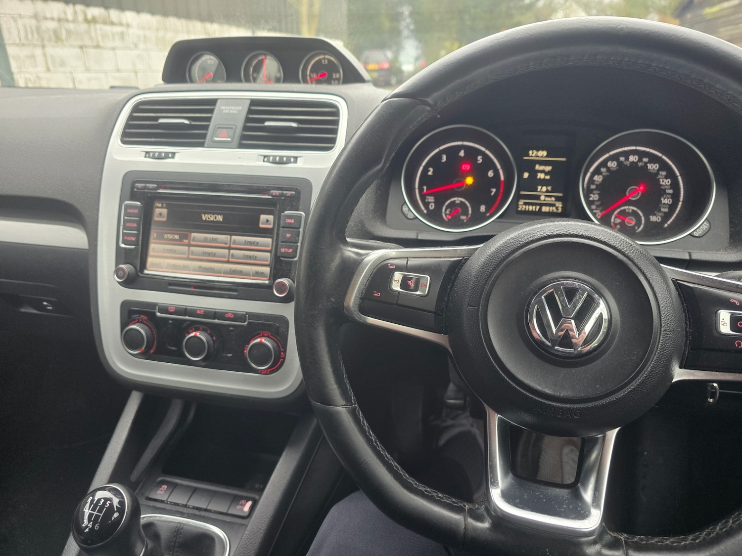 Used Volkswagen Scirocco 2014 for sale - 77303819: Photo 8