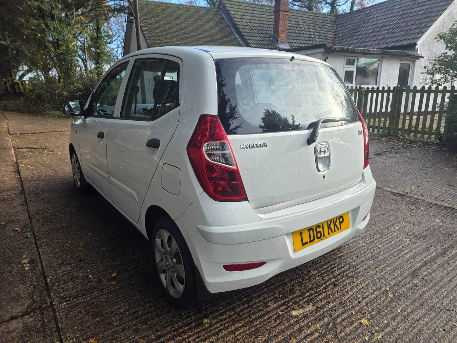 Used Hyundai i10 2011 for sale - 76831291: Photo 4