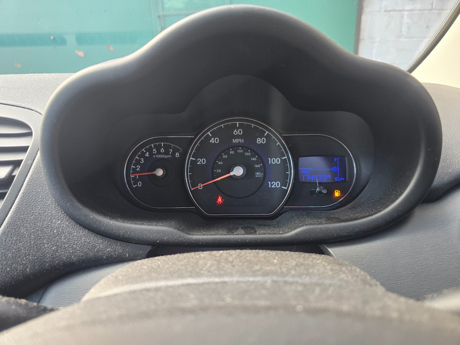 Used Hyundai i10 2011 for sale - 76831291: Photo 8