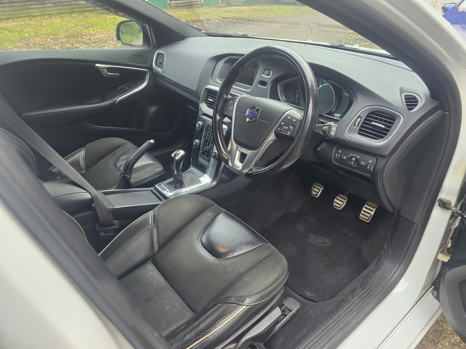 Used Volvo V40 2015 for sale - 76969436: Photo 7