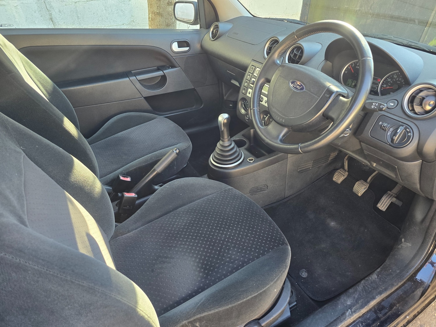 Used Ford Fiesta 2004 for sale - 78155292: Photo 7