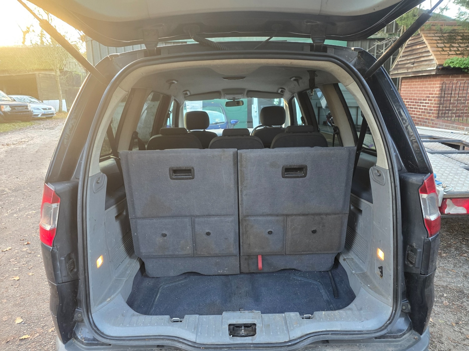 Used Ford Galaxy 2010 for sale - 76896725: Photo 8