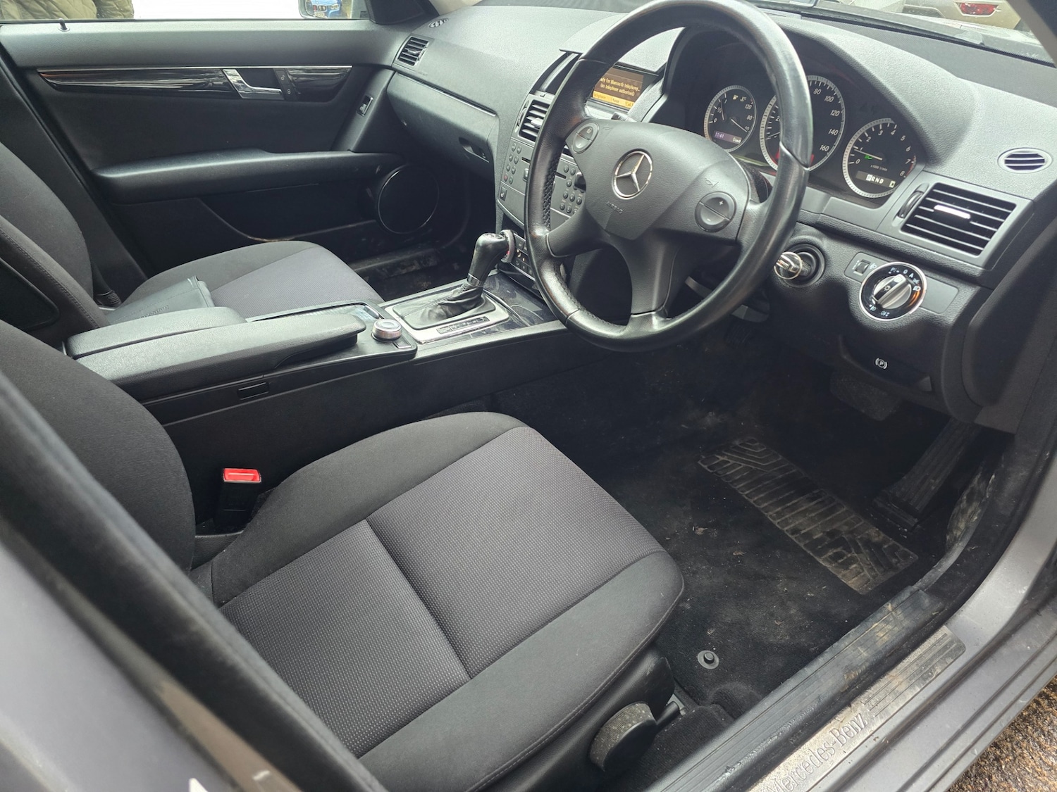 Used Mercedes-Benz C Class 2010 for sale - 77545348: Photo 6