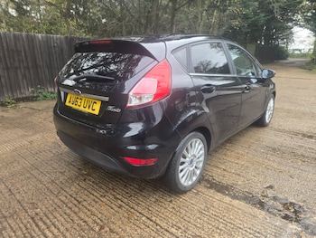 Used Ford Fiesta 2015 for sale - 76693058: Photo