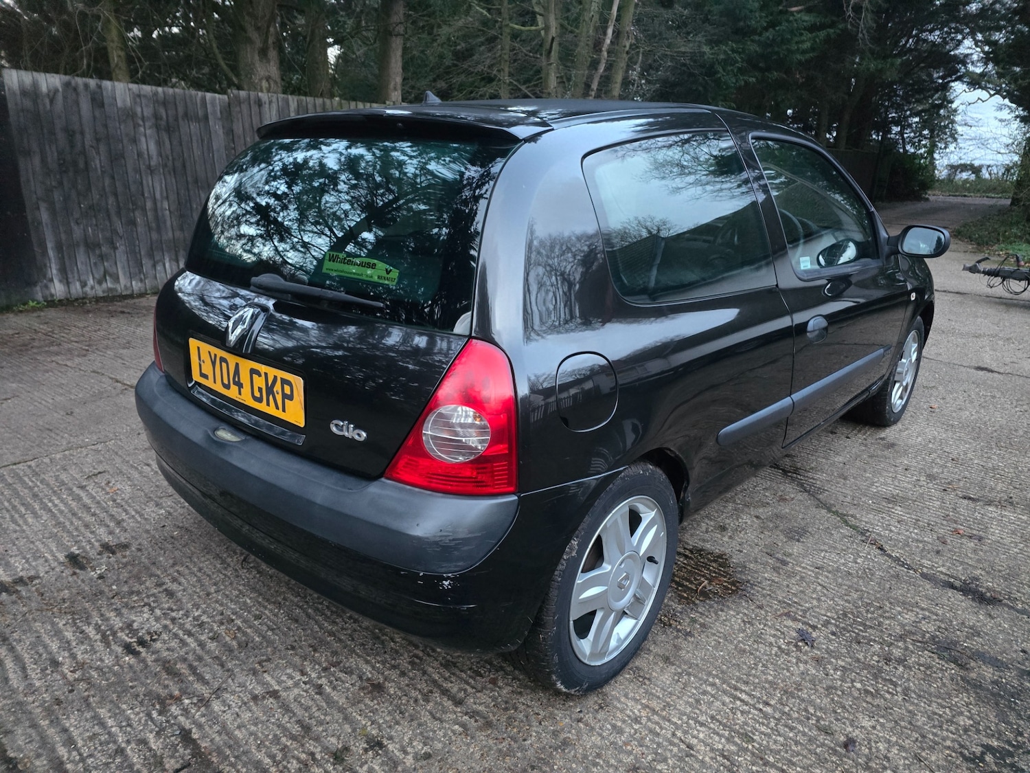 Used Renault Clio 2004 for sale - 76910853: Photo 2