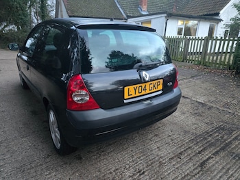 Used Renault Clio 2004 for sale - 76910853: Photo
