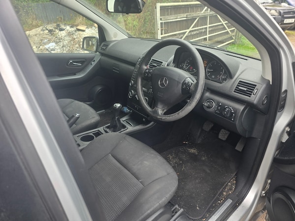 Used Mercedes-Benz A-Class 2010 for sale - 76275059: Photo 7
